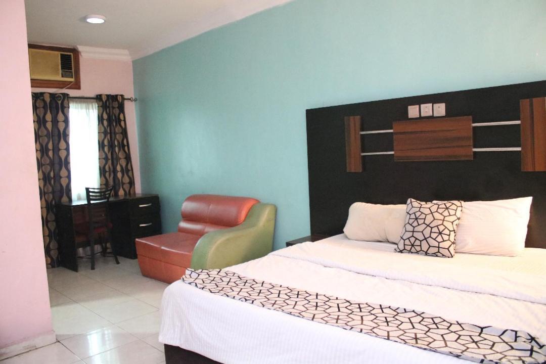 Senators Suites And Towers Hotel Omole Camera foto